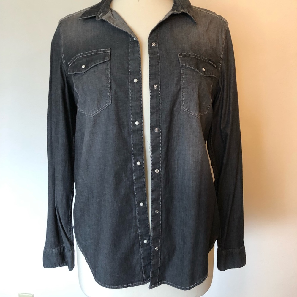set of 2 womens calvin klein denim jackets